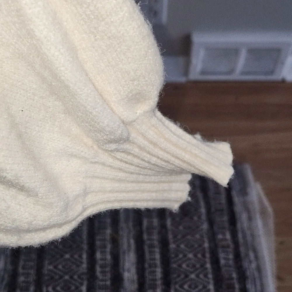 Gilli Cream Sweater with Red Bow Detail - Picture 3 of 6